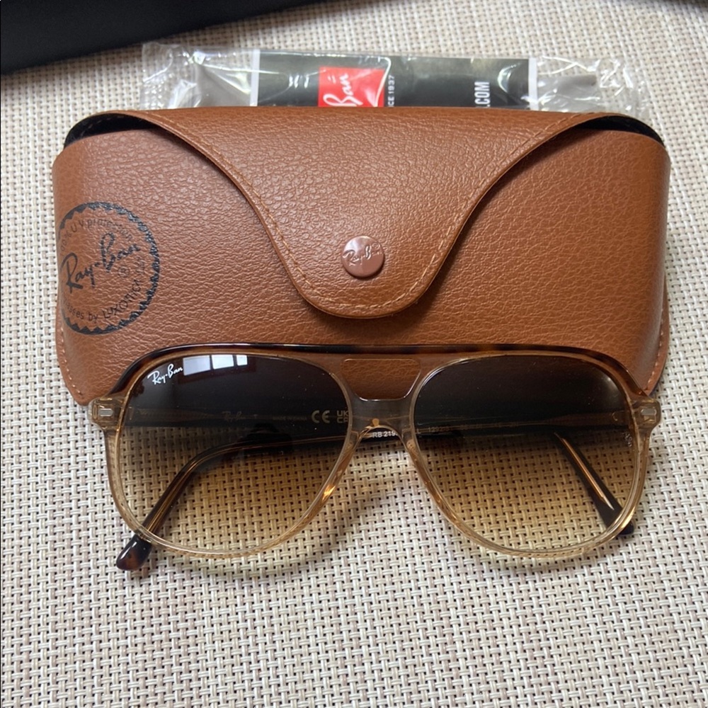 Ray-Ban Brown Sunglasses with Case